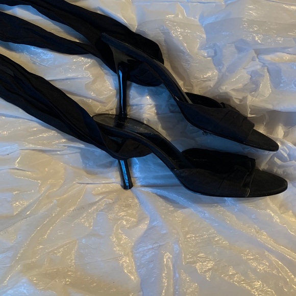 Heels - Picture 3 of 3